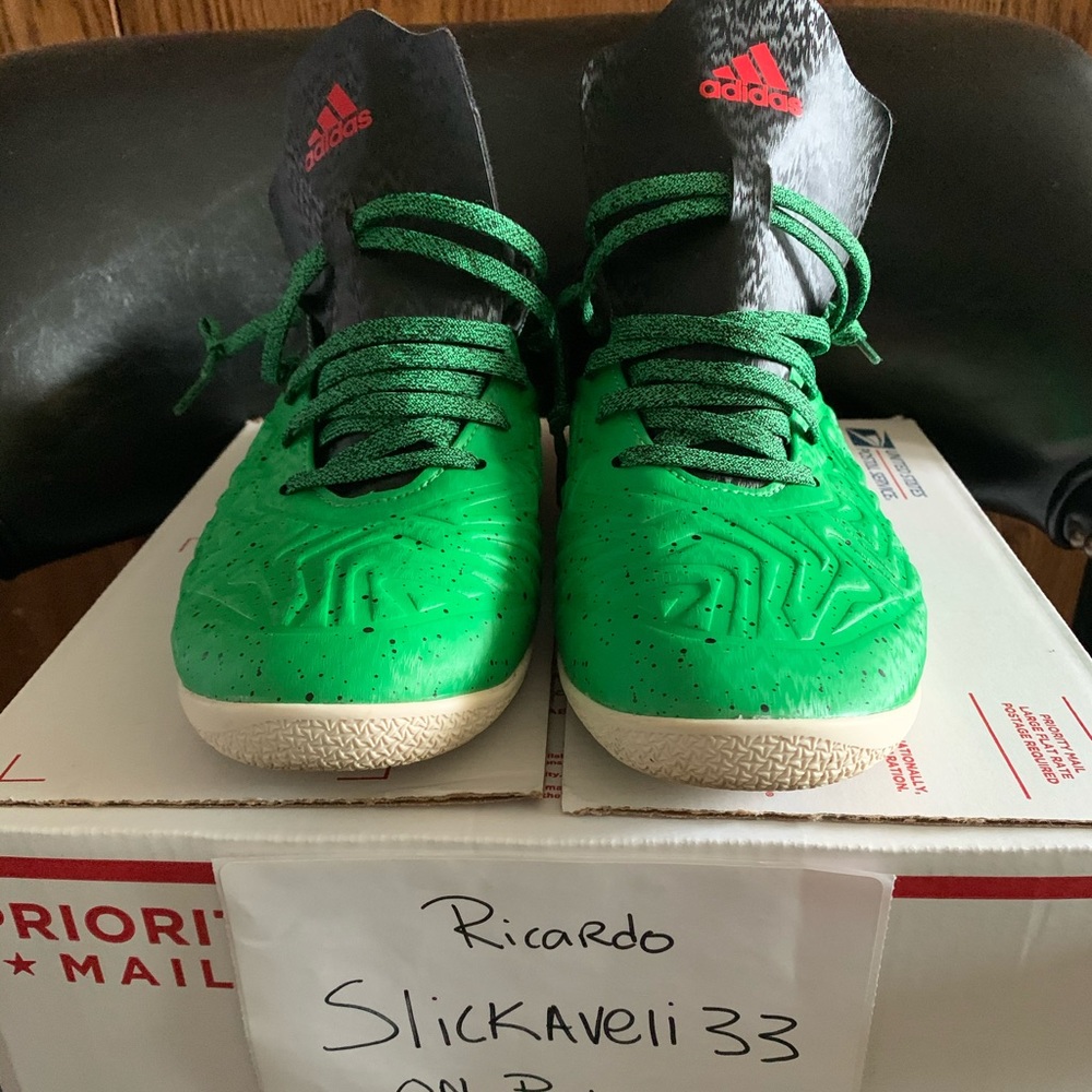 USED ADIDAS MENS X15.2 COURT MEXICO INDOOR SIZE 11
